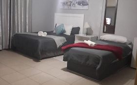 Stay At Home Airport Lodge